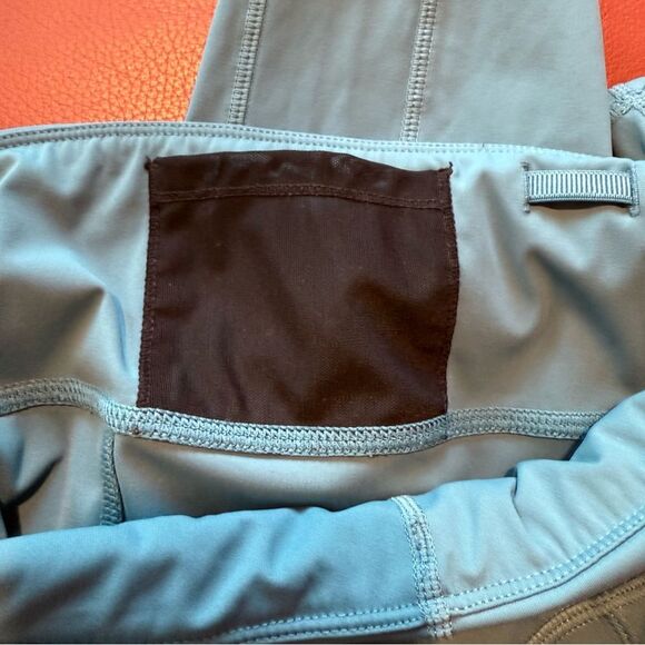 Vuori Stride Women's Legging Like New Condition Rip Tag Dark Luna Teal Small - Picture 7 of 10